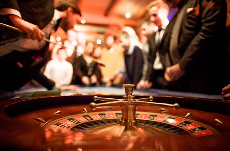 Comment s'habiller pour une soirée casino ?